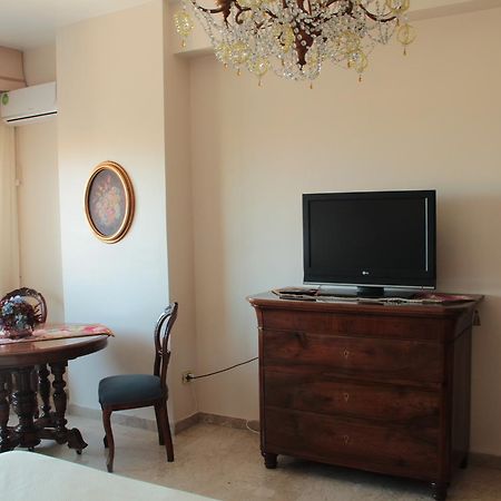 לינה וארוחת בוקר מילאצו B.&B Margaret'S House מראה חיצוני תמונה